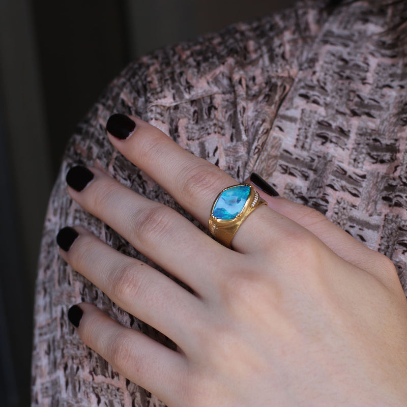 OPAL ELLIPSE ENGRAVED RING