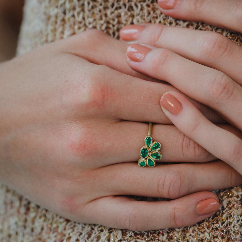 EMERALD FLOWER RING