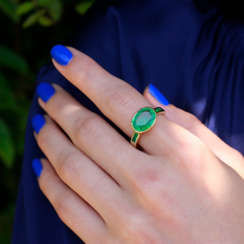 EMERALD ORBIT EMERALD BAND RING