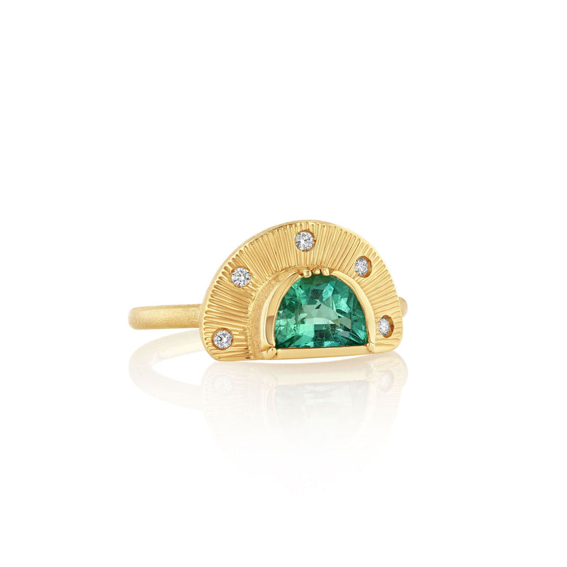 ENGRAVED HALF MOON STARLIGHT EMERALD RING