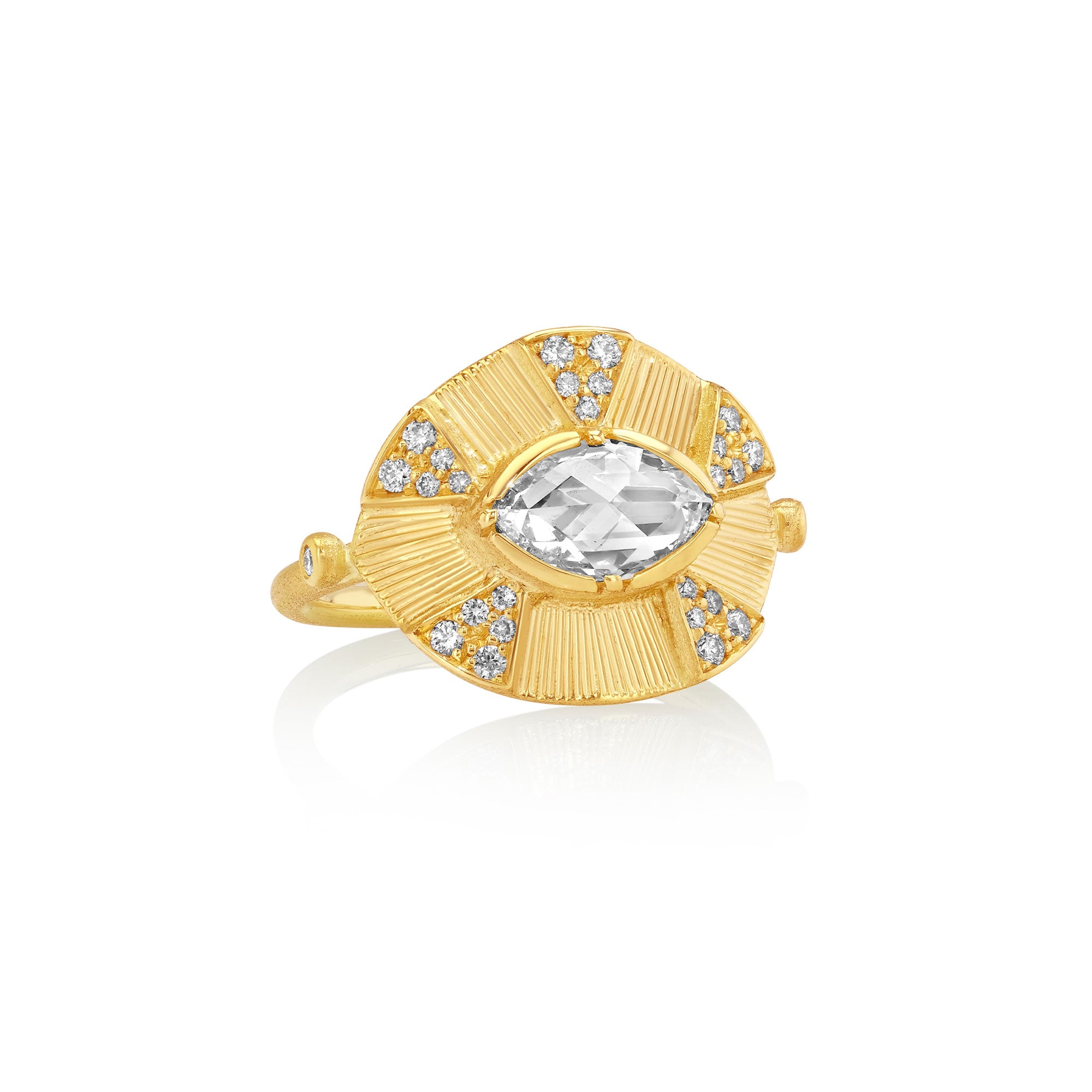 18k gold ring with a central diamond on a white background.